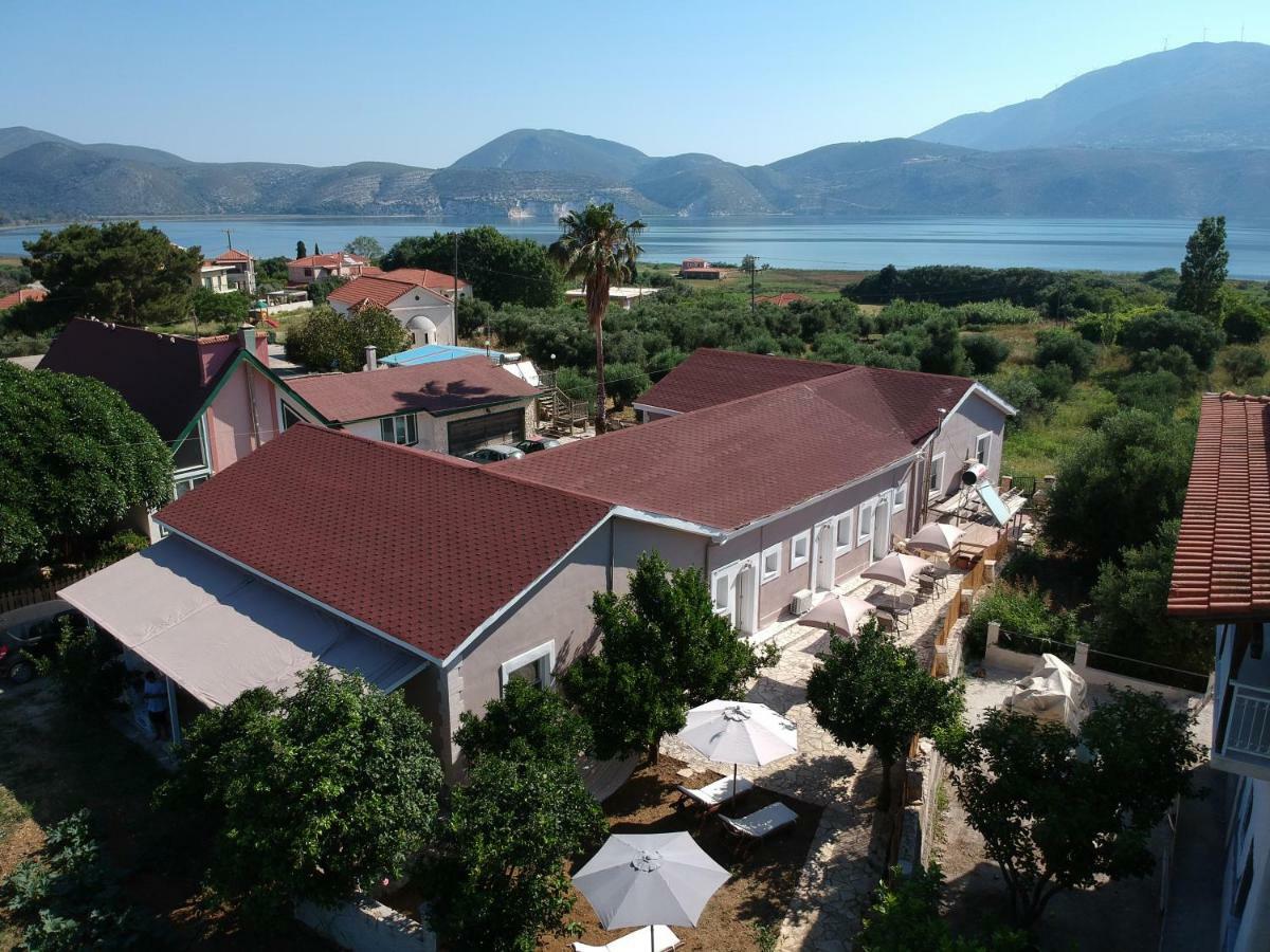 Petros Rooms & Apartments Ликсури Екстериор снимка