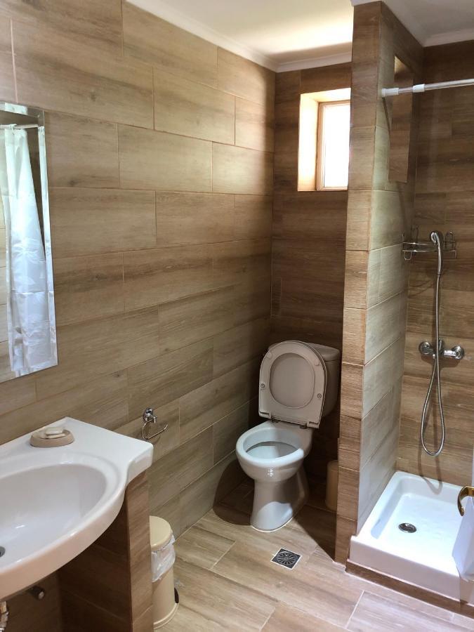 Petros Rooms & Apartments Ликсури Екстериор снимка