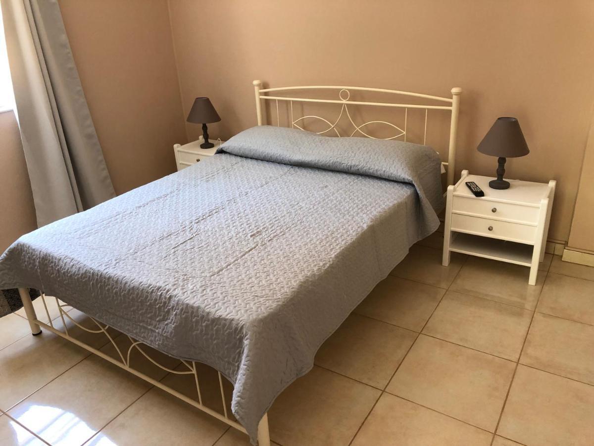 Petros Rooms & Apartments Ликсури Екстериор снимка
