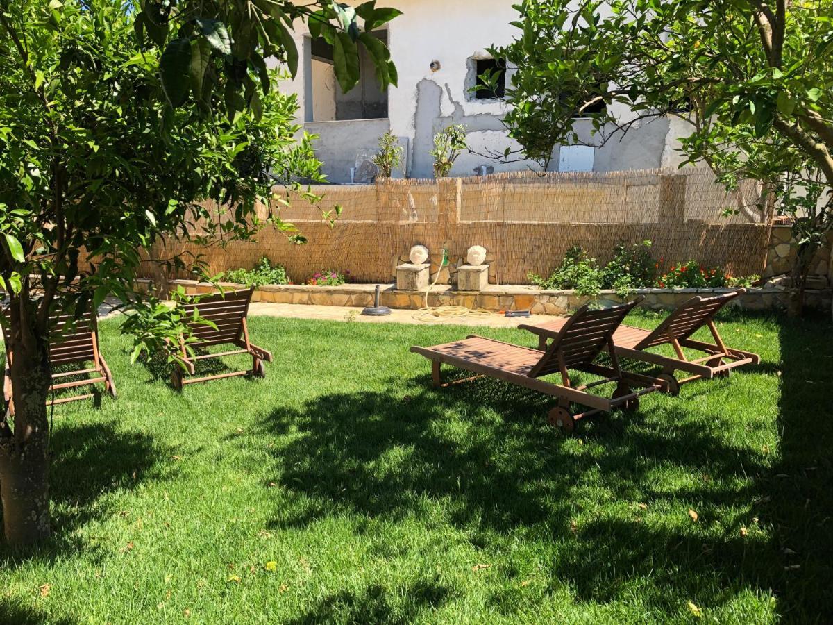 Petros Rooms & Apartments Ликсури Екстериор снимка