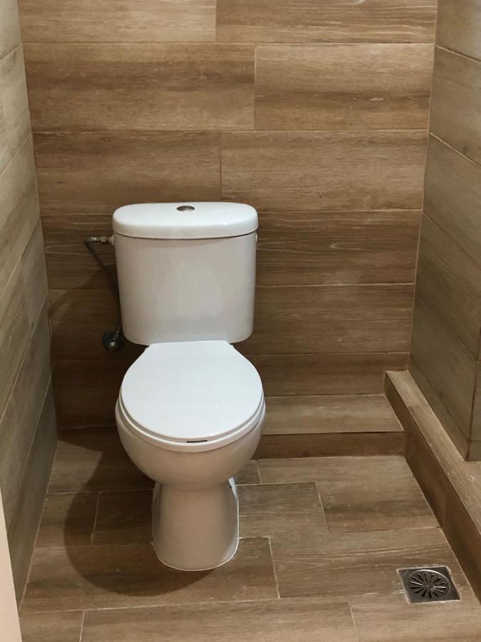 Petros Rooms & Apartments Ликсури Екстериор снимка