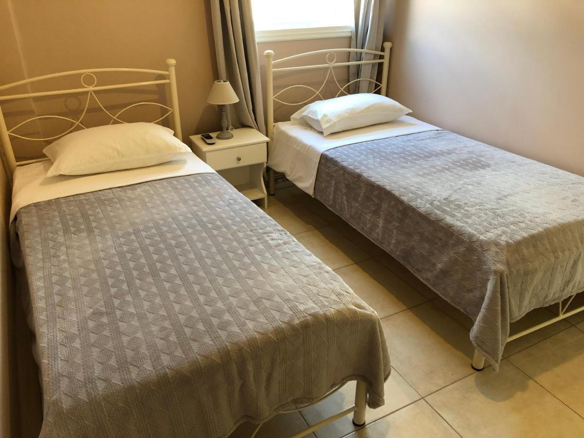 Petros Rooms & Apartments Ликсури Екстериор снимка