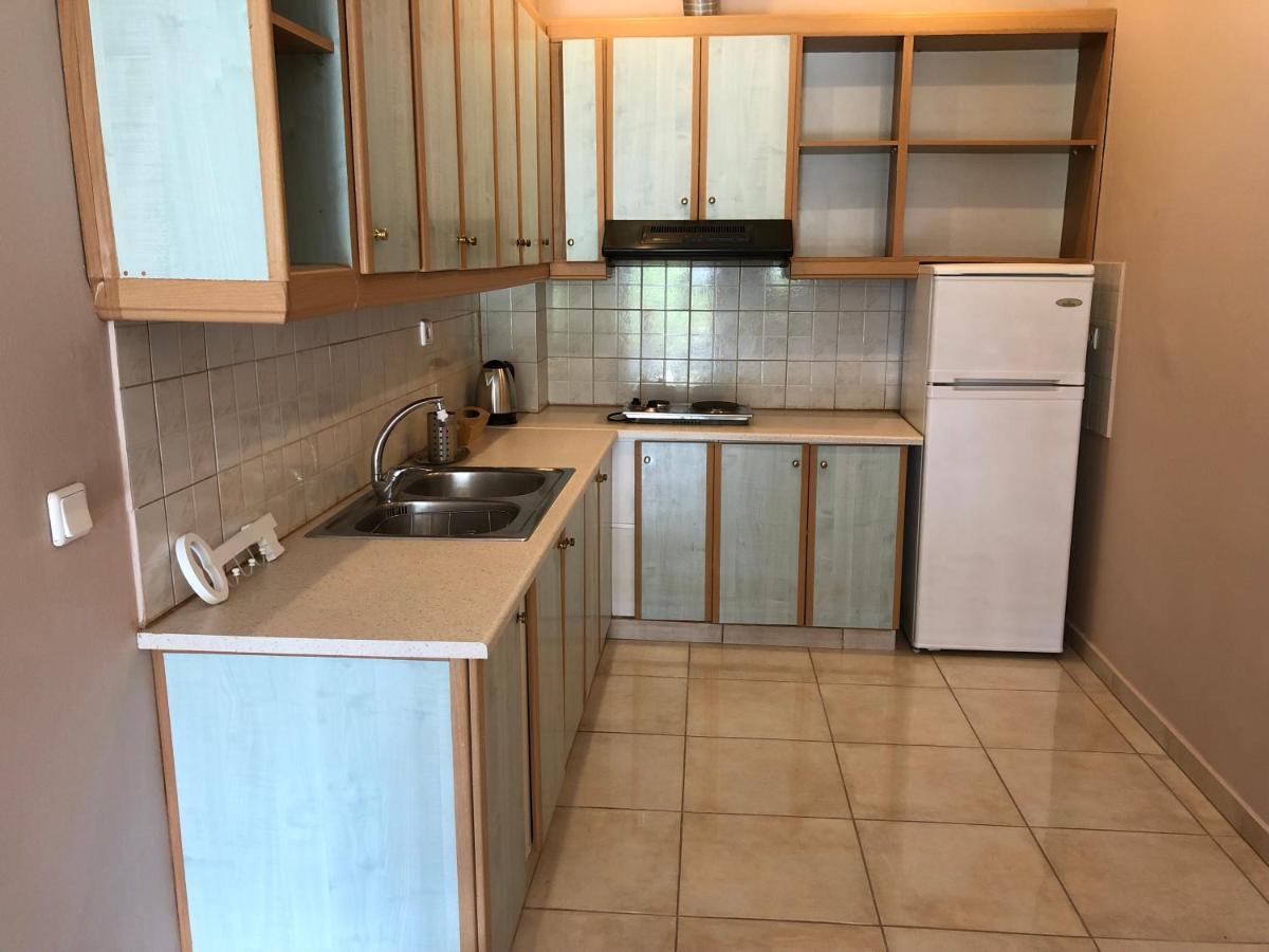 Petros Rooms & Apartments Ликсури Екстериор снимка