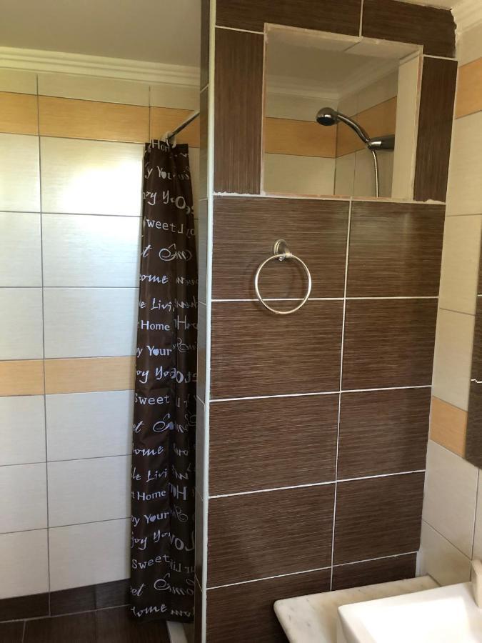 Petros Rooms & Apartments Ликсури Екстериор снимка
