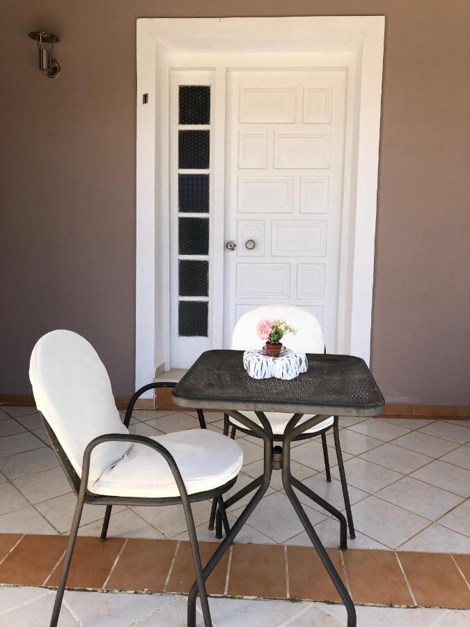 Petros Rooms & Apartments Ликсури Екстериор снимка