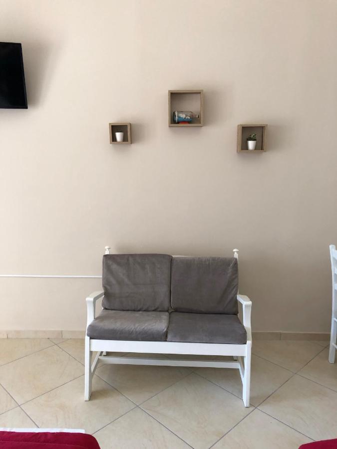 Petros Rooms & Apartments Ликсури Екстериор снимка