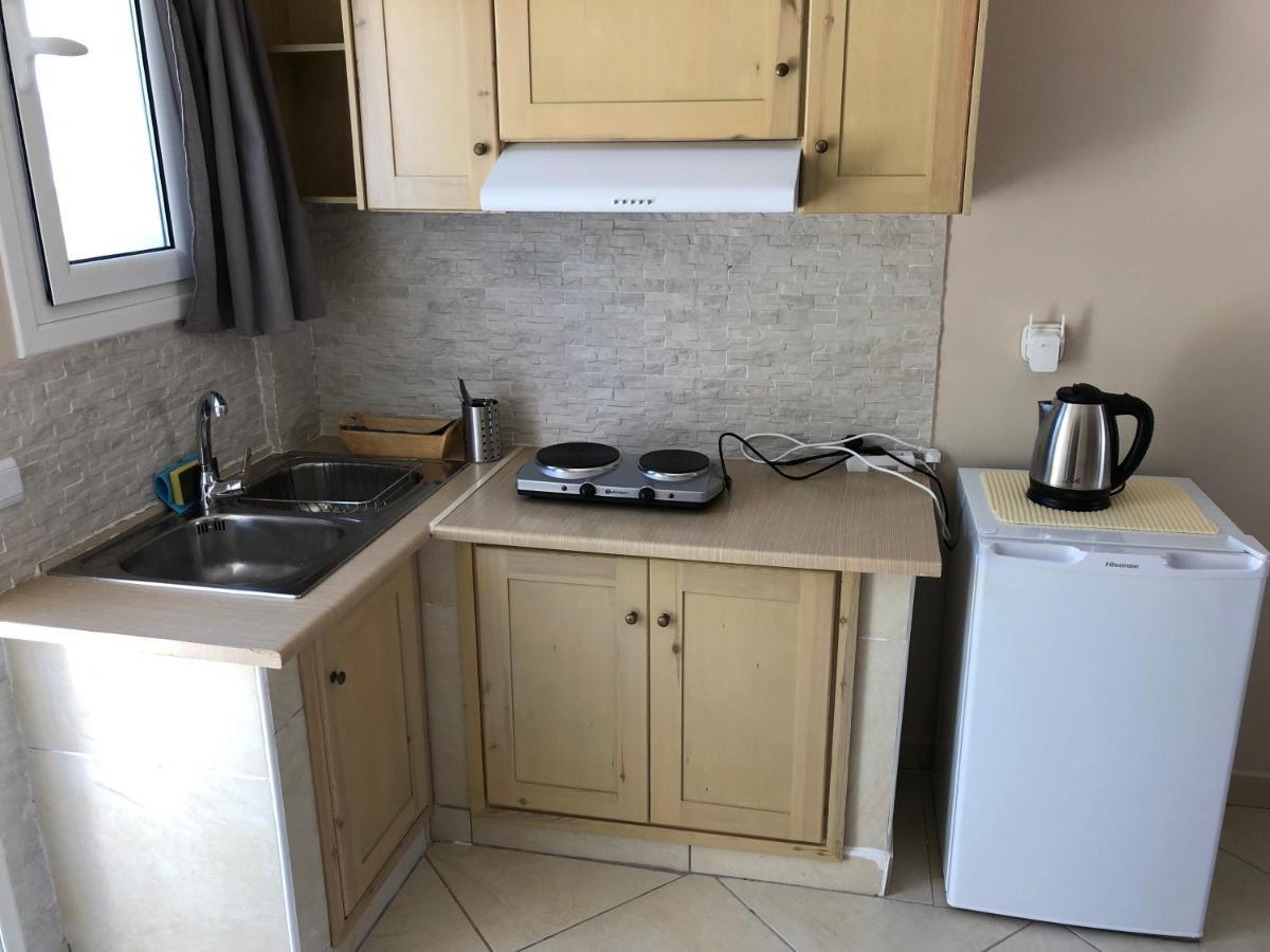 Petros Rooms & Apartments Ликсури Екстериор снимка