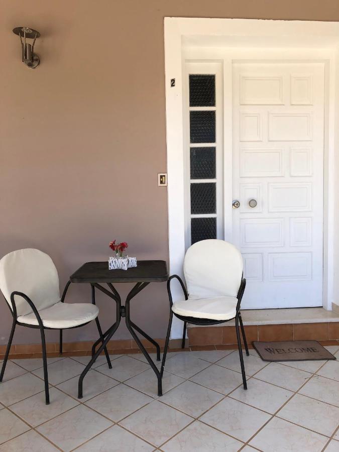 Petros Rooms & Apartments Ликсури Екстериор снимка