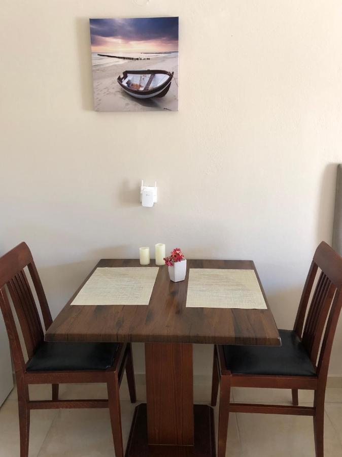 Petros Rooms & Apartments Ликсури Екстериор снимка